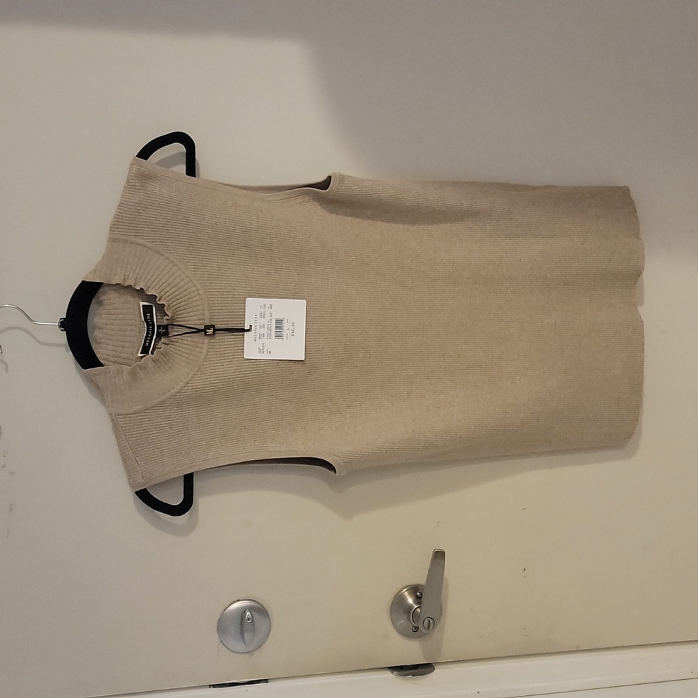 BNWT Cream sleeveless top
